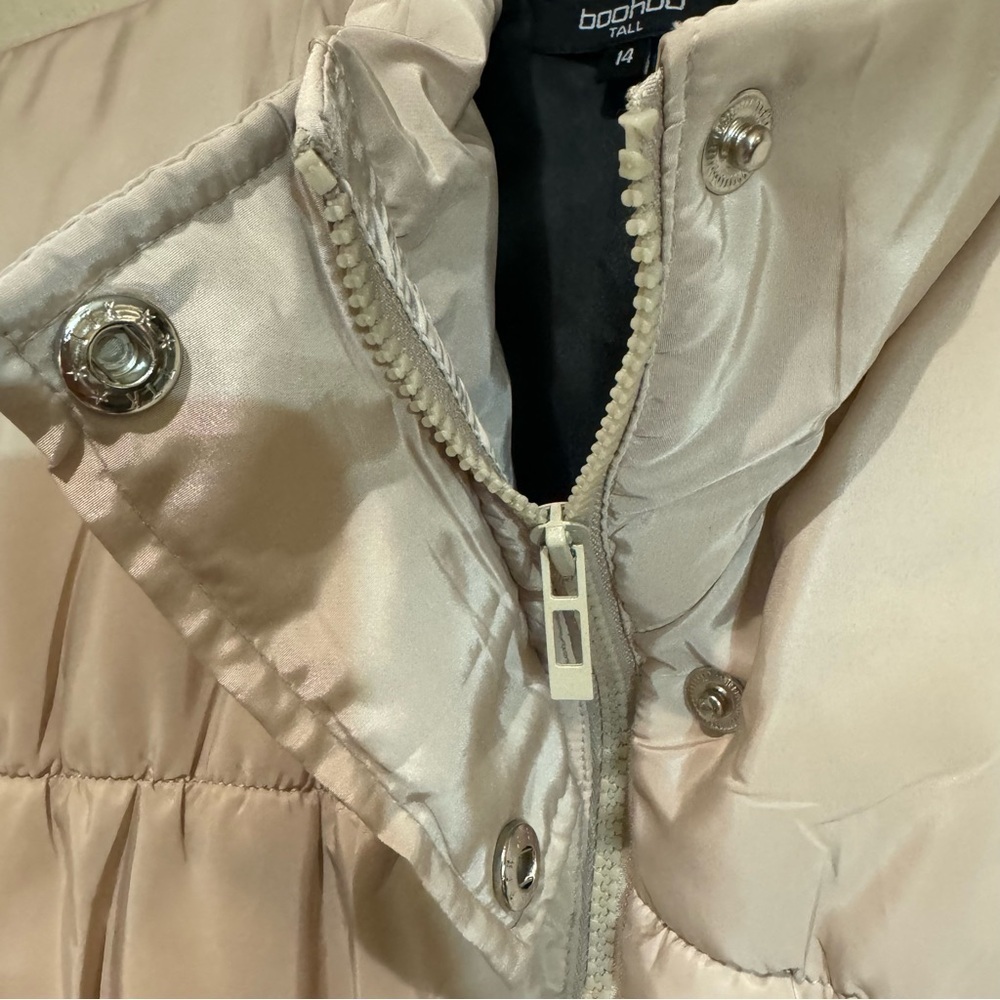 Boohoo Puffer Vest (TALL)-(NWT) - Picture 7 of 8